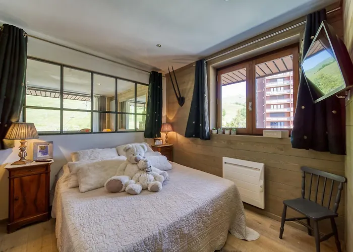 Apollo-4 By Interhome *